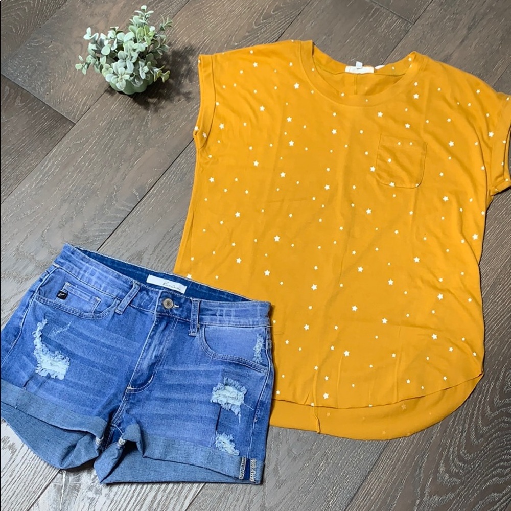 ✨ Ultra soft tee with pocket - Picture 2 of 8